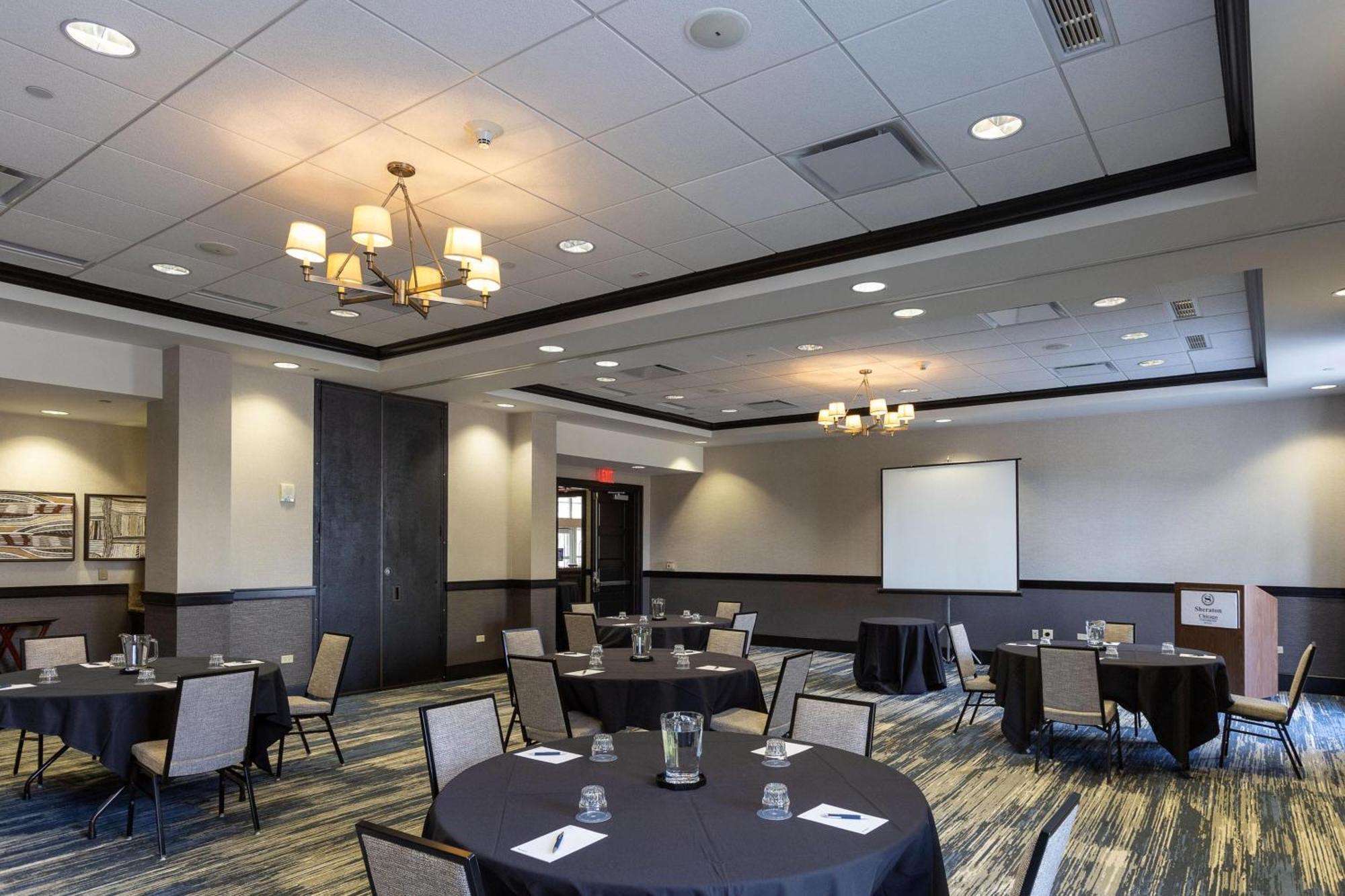 Sheraton Chicago 4*